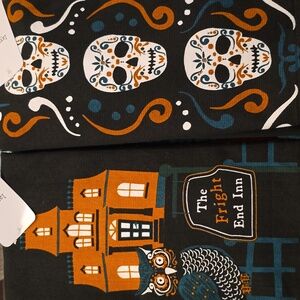 BUNDLE OF 4 HALLOWEEN KITCHEN  HAND TOWELS